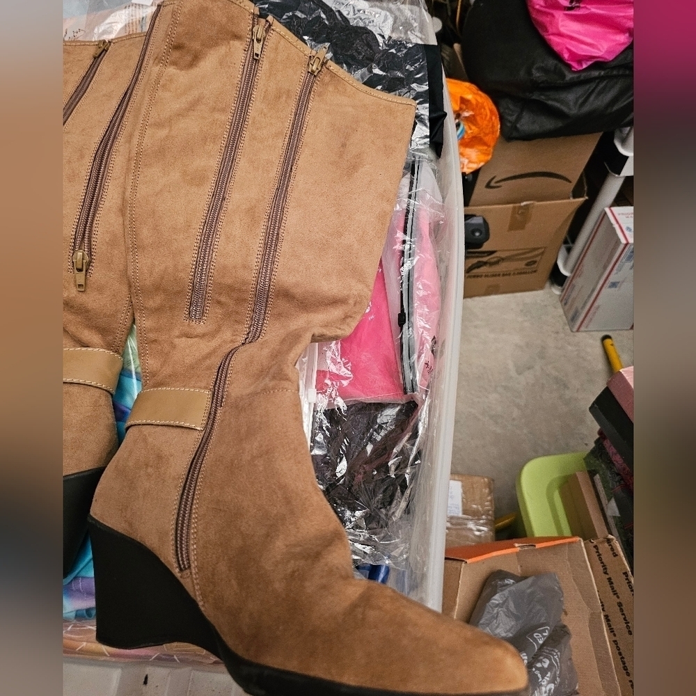 WOMAN BROWN KNEE HIGH WEDGE BOOTS  SIZE 12 medium with an 18" wide Calf - Picture 2 of 9